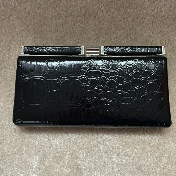 Apt. 9 Handbags - EUC Apt. 9 Black Clutch